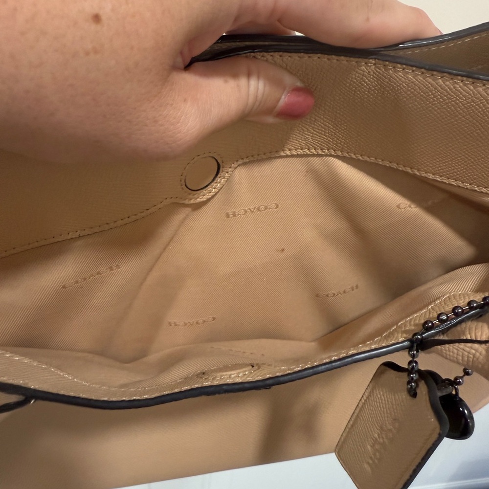 Coach Bailey Carryall Tote - Picture 4 of 8